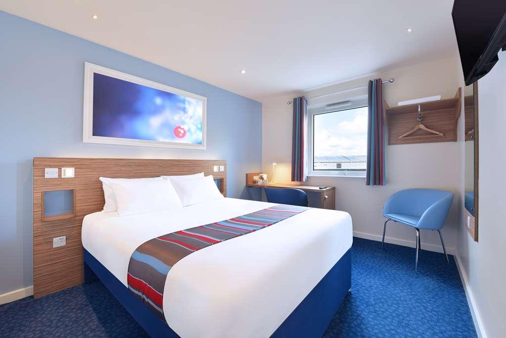 Travelodge Харлоу Стая снимка